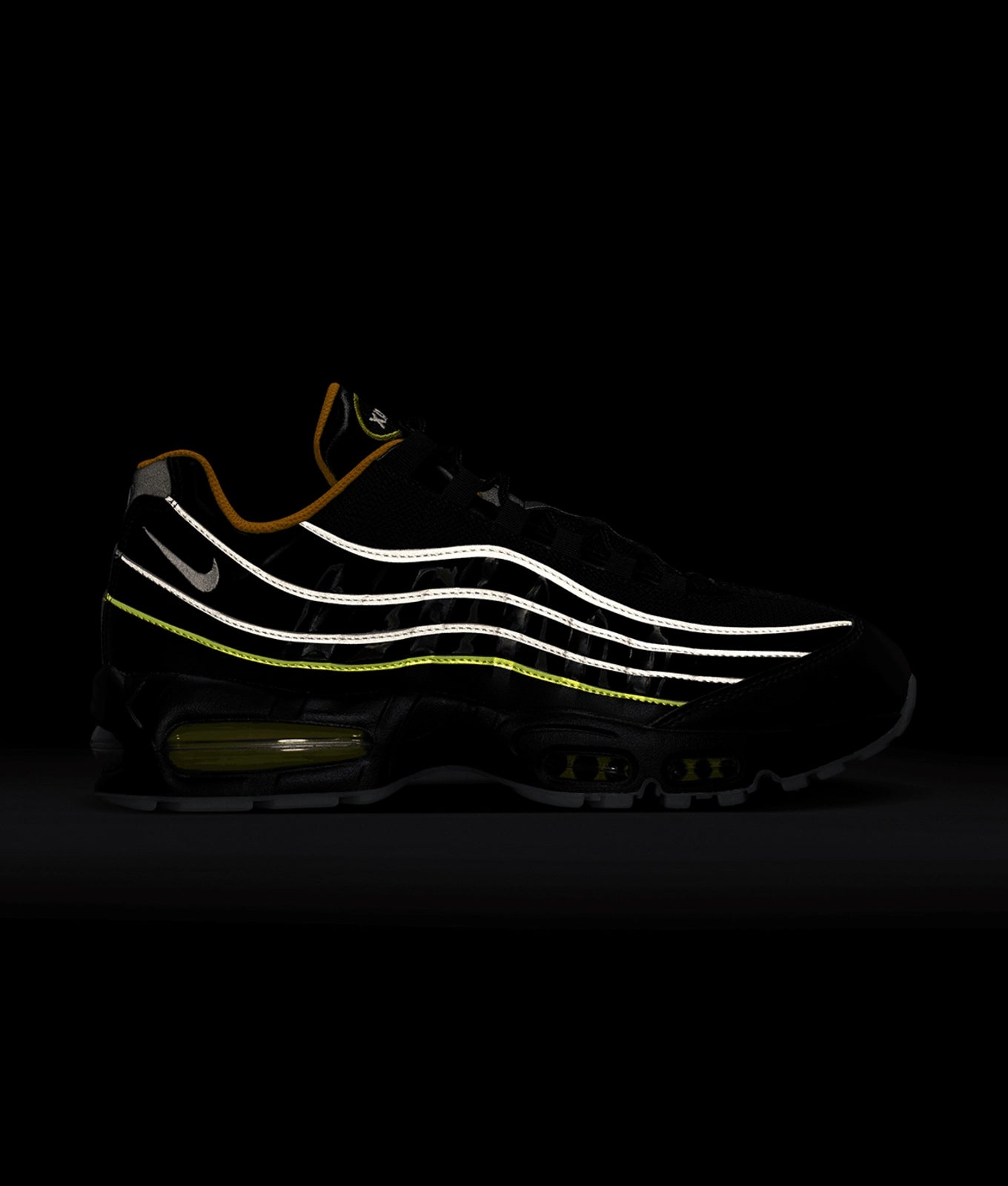 AIR MAX 95 BIG BUBBLE SE "BLACK/WHITE-GOLD LEAF-PEAR"